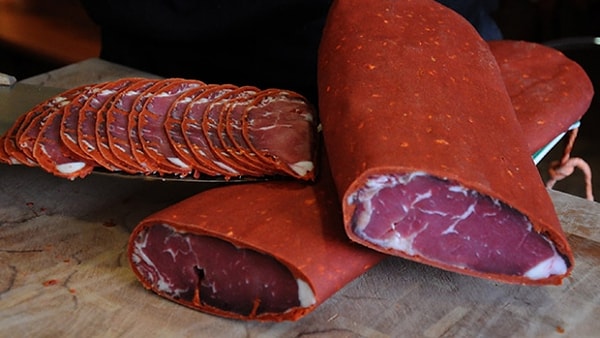 10. Бастурма, срок которой истек вчера.