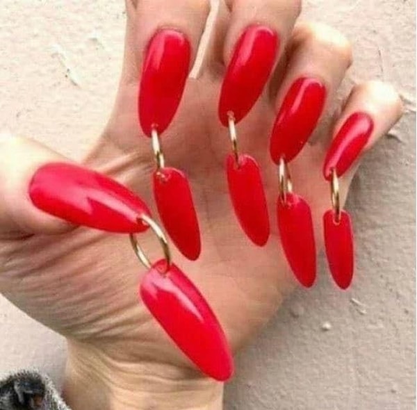 15. И очередное маникюрное уродство...