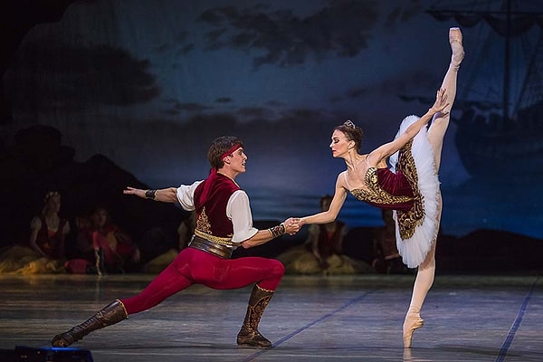 3. Как думаете, как называется этот балет?