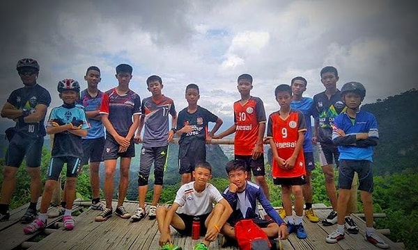 10. Впрочем, родители на тренера зла не держат. Напротив, хвалят его и выражают ему почтение.