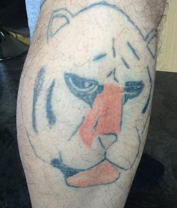 10. "Эй, парень, сделай мне тату, чтоб не стыдно на людях показаться было" 😑 😶