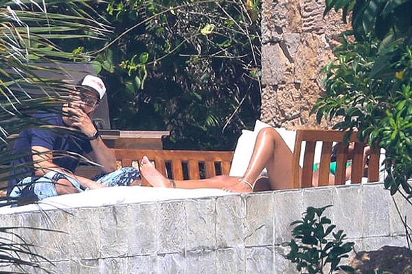 По выражению лица и позе парня понятно, что он не знает, какие тут еще можно привести аргументы.