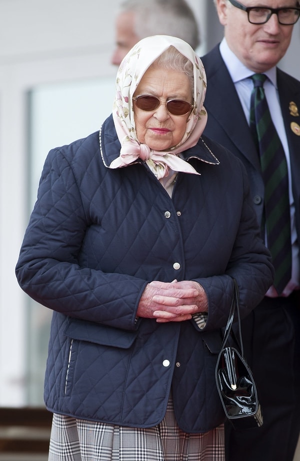 4. «Да вы, право, издеваетесь надо мною».