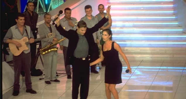 10. Ricky Martin'in poposu Hülya Avşar tarafından kontrol edildi.