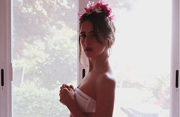 Отец манекенщицы - араб из Саудовской Аравии, а мама - итальянка.