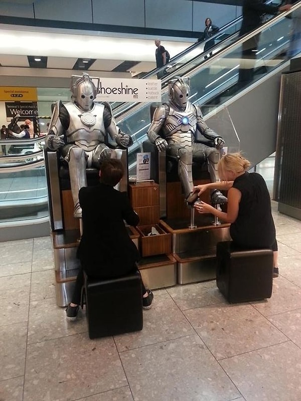 21. В аэропорту Хитроу, Лондон. Есть фанаты Доктора Кто? ;)