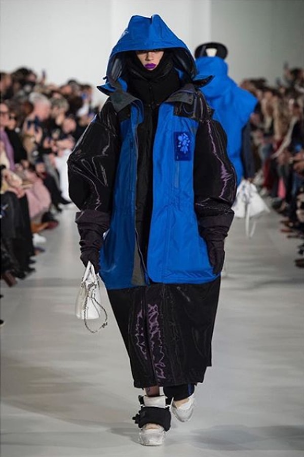 16. А вы как ходите на вечернюю прогулку?