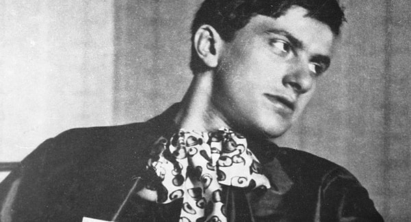 5. Как назывался первый сборник стихов поэта?