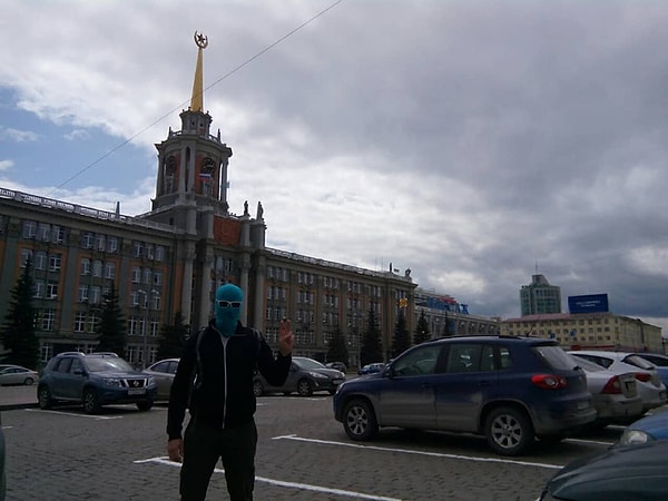 6. Убирается Чистомэн не только в своем городе. Вот его рейд в Екатеринбурге.