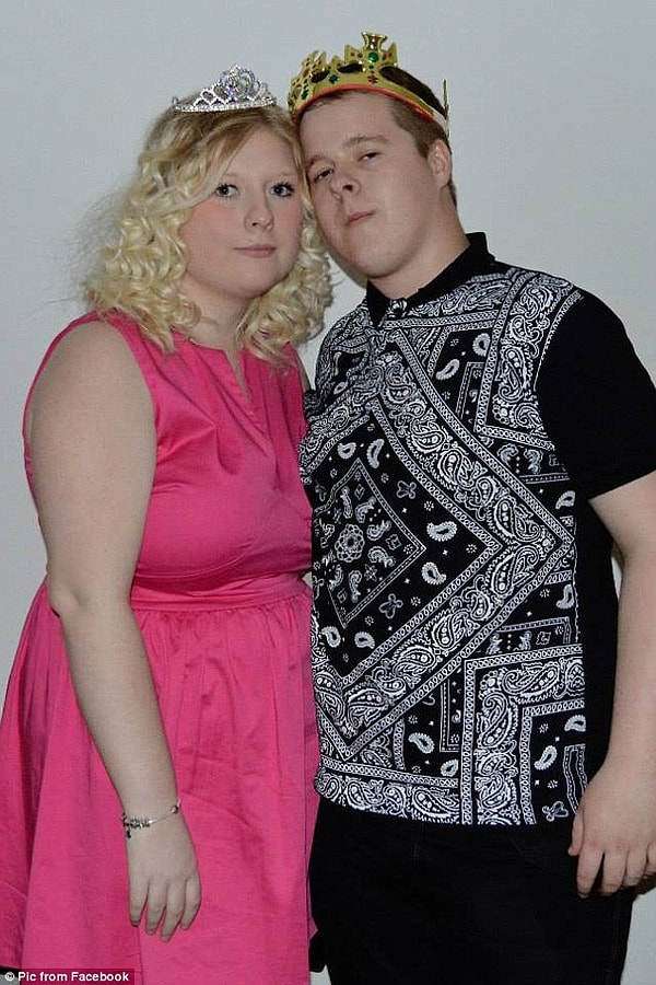 6. «После того, как я родила первого ребенка, мои крики разбудили Энди. Он заглянул в туалет, увидел меня и застыл. А потом пошел в комнату свою матери и сказал ей: «У Бет два малыша в ванной».