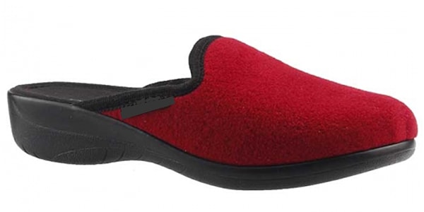 6. Назовите бренд обуви: