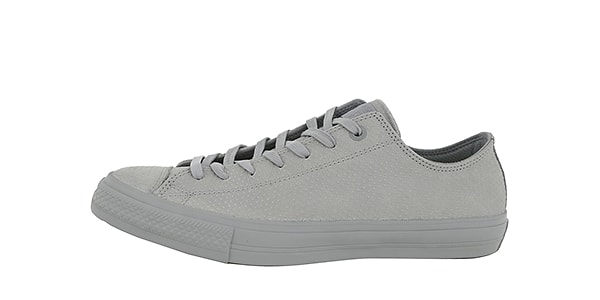 11. Назовите бренд обуви: