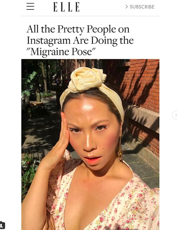 2. Трендсеттером в этом случае стала визажист из Лос-Анджелеса Nam Vo, которая рассказала журналу Elle о том, что она постоянно просит своих моделей использовать эту позу, потому что "рука у лица добавляет ему структуры, а также это хороший способ продемонстрировать свой маникюр".