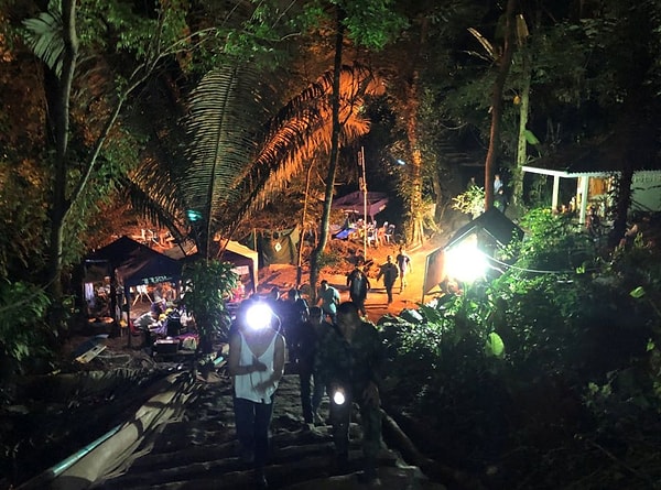 5. Интервьюер обратила внимание Вернона на то, что Илон Маск лично посетил пещеру.