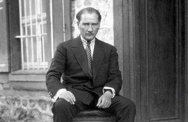 Ulu Önder Mustafa Kemal Atatürk ile ilgili zaman zaman mesnetsiz iddialarda bulunanlar karşımıza hep çıkmıştır. Bunlardan sonuncusu işte şöyleydi...