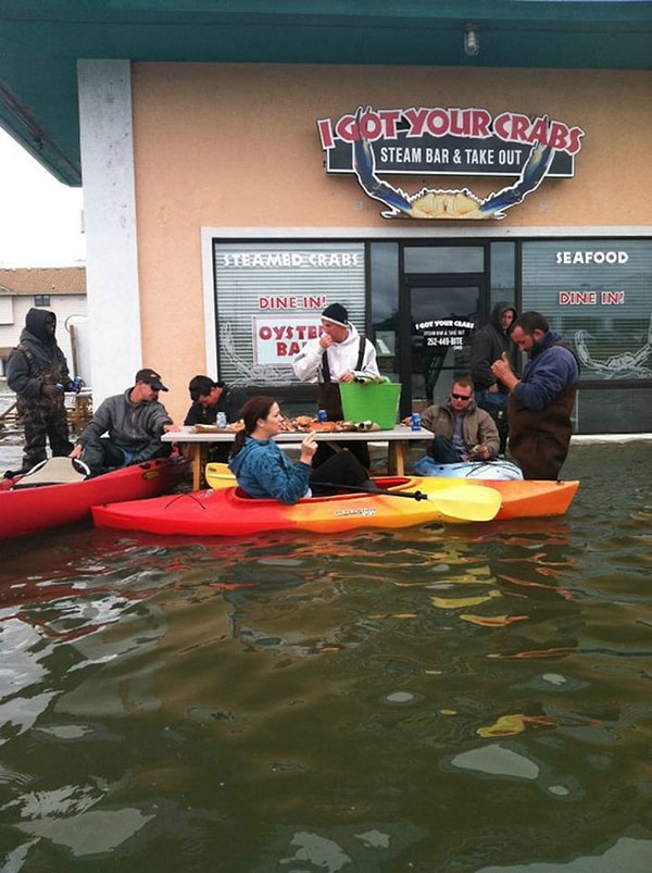 12. Потоп потопом, а обед по расписанию