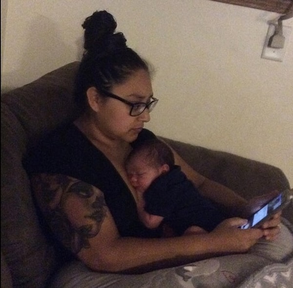 В жизни семьи Нойбауэр произошло настоящее чудо, поскольку Эйприл думала, что никогда не сможет иметь детей. Проблемы с гормональным фоном женщины вызвали нерегулярную менструацию. Тем не менее Эйприл удалось преодолеть некоторые из негативных последствий болезни, и врачи разработали специальный план вынашивания и рождения ребенка.