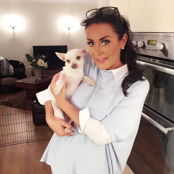 Женщина даже пошла на то, чтобы вколоть себе запрещенные гормоны, дабы выглядеть красивой и молодой. Теперь она страдает от постоянных болей, вызванных фибромиалгией.