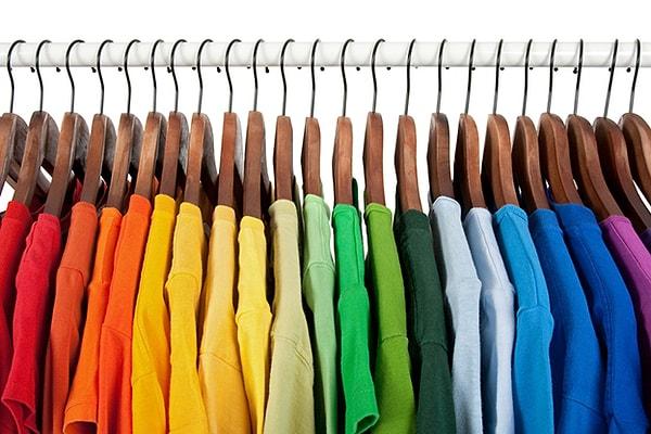 5. Kıyafetlerinde renk tercihlerin genellikle nasıl oluyor?