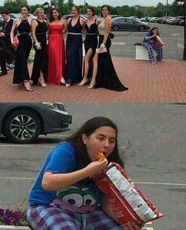 1. Вы фоткайтесь, а я пока перекушу