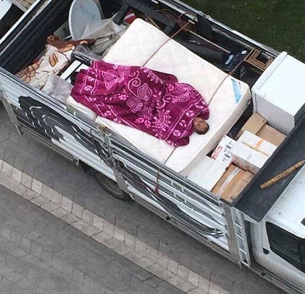 8. Тут не хватает только музыки из "Титаника"