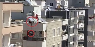 Anahtarı Evde Unutunca Çocuğunu Çatıdan Evin Balkonuna Sarkıtan Anne