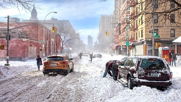 4. "Согласно официальной статистике, среднегодовая температура в России составляет -5,5 градусов по Цельсию", - говорит Александр Беляев, заместитель директора Института географии РАН по научным вопросам.