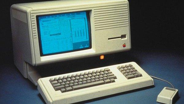 Hatta Apple'ın çevre birimlerini kullanan ilk bilgisayarlarından Lisa'ya 5 yaşındaki kızının adını vermişti.