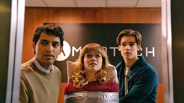 5. "Офисный беспредел"