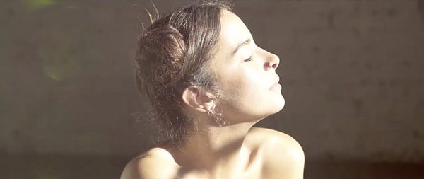 10. Эми Анам Кара считает, что бриться или нет — личное право каждой женщины, и общество должно перестать негативно относиться к женщинам с волосами на теле. А что думаете вы?