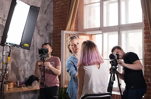 6. Света помнит, что когда она очнулась, то ее мамы не было рядом. Руки девушки были привязаны к ногам, а живот ужасно чесался.