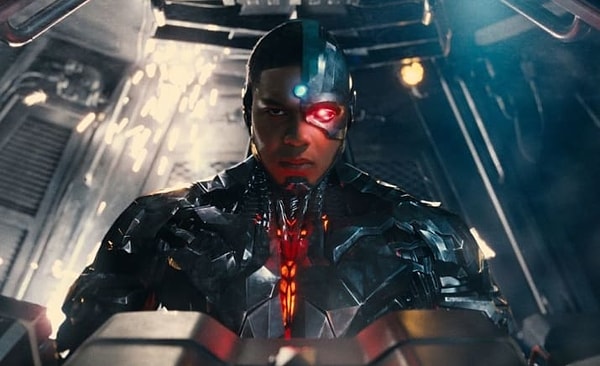 23. Киборг из "Лиги справедливости"