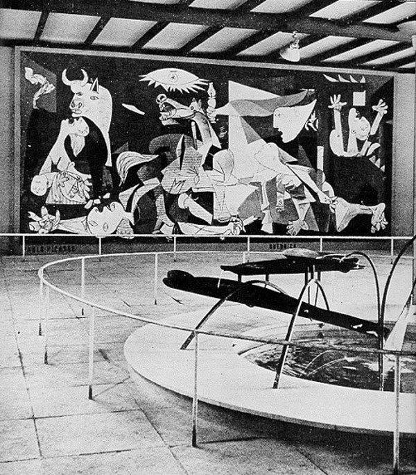 Guernica ilk olarak 11 Temmuz 1937 Paris Fuarı’ında sergilendi.