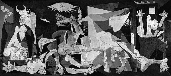 Hitler, Paris’i işgal ettiği zaman Picasso, Guernica resminin fotoğraflarını çoğaltarak halka dağıtmıştı.