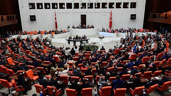 Komisyondan geçen düzenlemenin gelecek hafta Meclis Genel Kurulu'nda ele alınarak AKP ve MHP oylarıyla yasalaştırılması bekleniyor.
