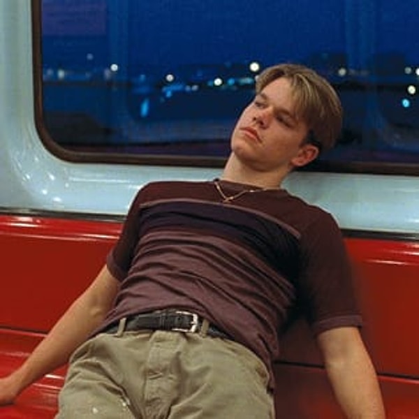 7. В оригинальный сценарий «Умницы Уилла Хантинга» Бен Аффлек и Мэтт Деймон специально вставили сексуальную сцену между геями, чтобы увидеть, кто вообще прочтет его. Харви Вайнштейн заметил из ряда вон выходящий момент. Его они и наняли.