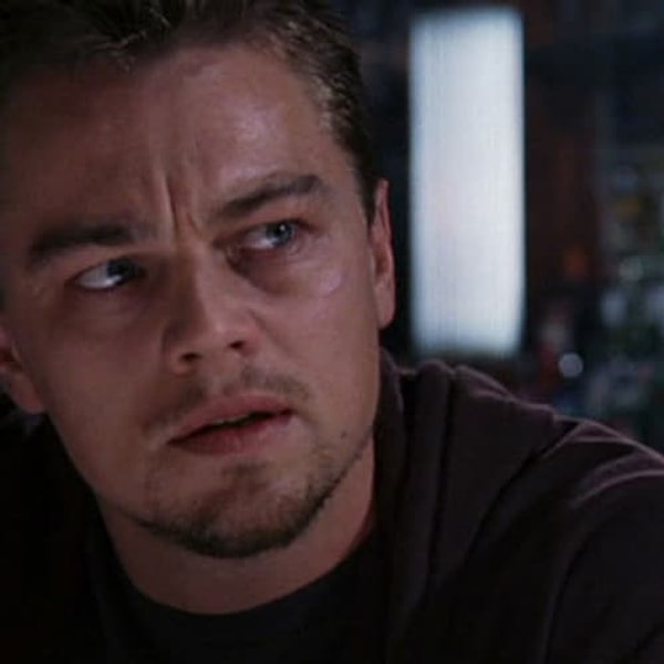 21. Джек Николсон в фильме «Отступники» наставил на Лео Ди Каприо настоящий пистолет, хотя этого не было в сценарии. Он посчитал, что сцене не хватало напряженности.