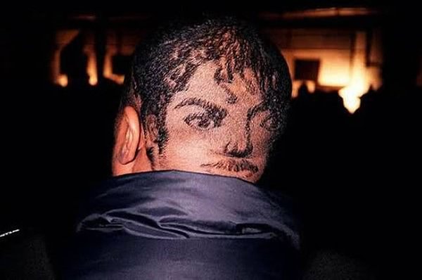 7. Это Майкл Джексон?