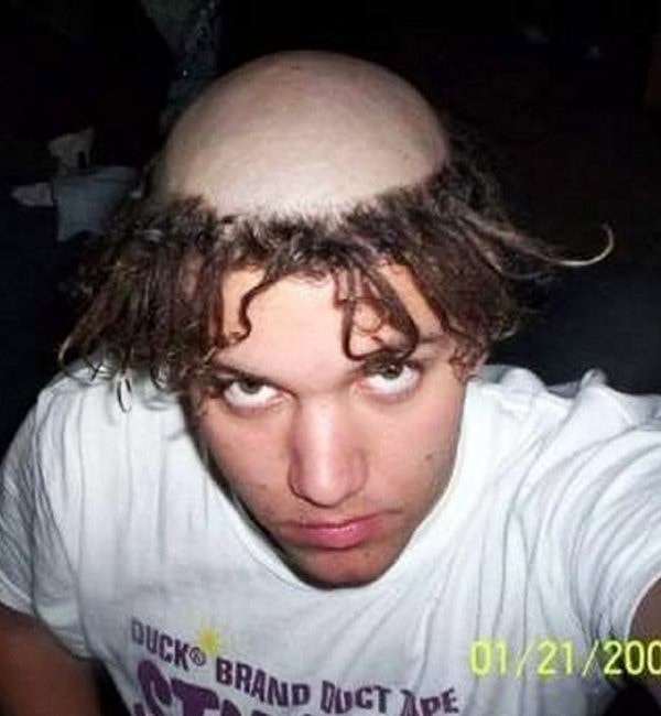 28. Наверное, его главной мечтой было cтать похожим на летающую тарелку