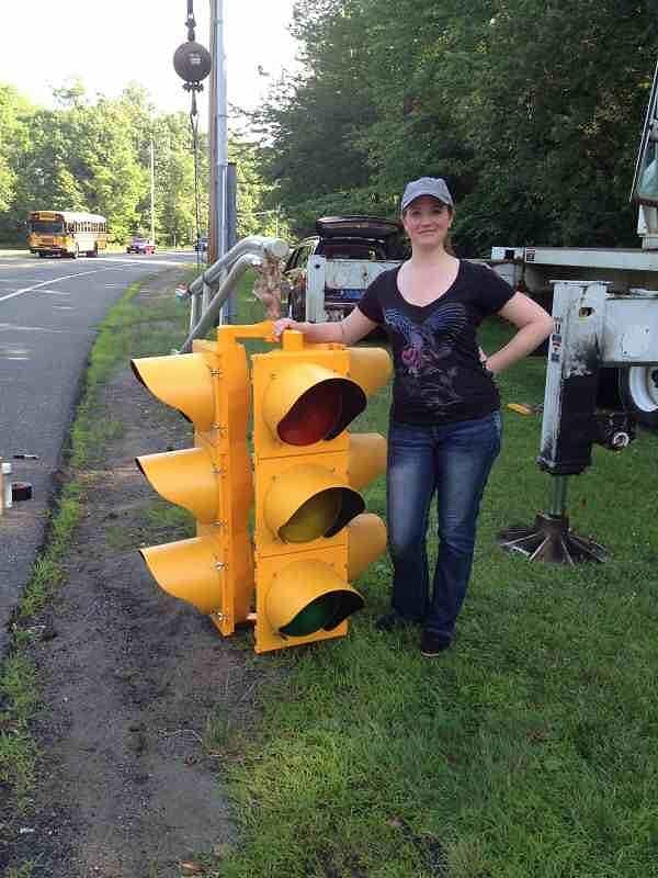 1. Вы вообще предполагали, что светофоры настолько огромны???