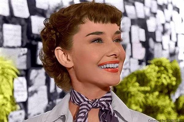 19. Zarafetin vücut bulmuş hali Audrey Hepburn için fularlar vazgeçilmez aksesurlardan biriydi.