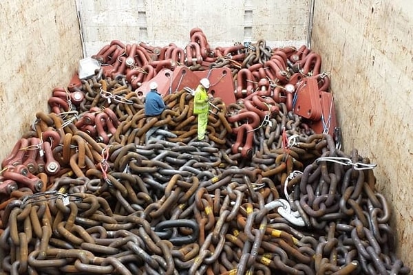 12. Цепи для якоря нефтяной платформы...