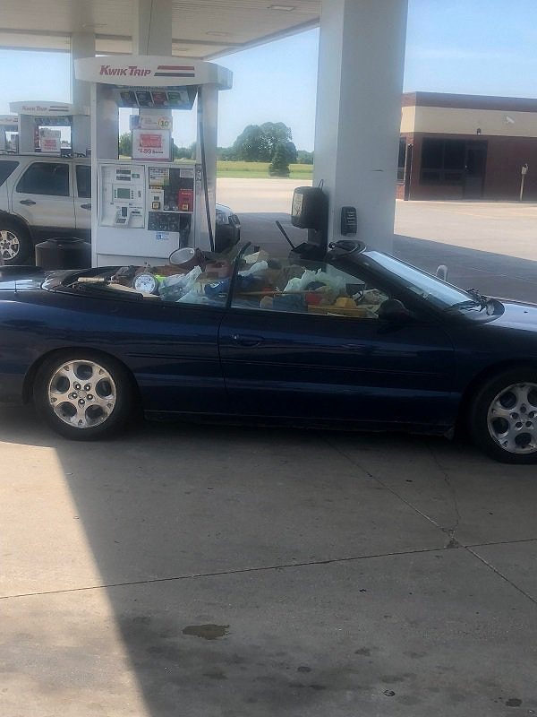 7. Просто немного переборщил с вкусняшками для дорожного путешествия, с кем не бывает