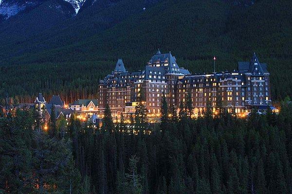 13. Buranın lanetli olmasının sebebi bir adet beddua: Banff Springs Hotel (Alberta, Kanada)