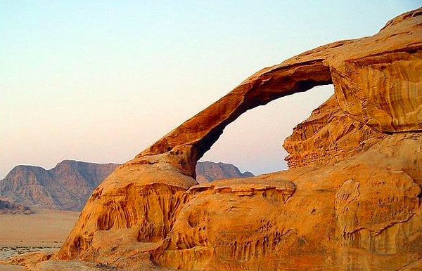 9. Процесс разрушения скалы ветром или водой называется: