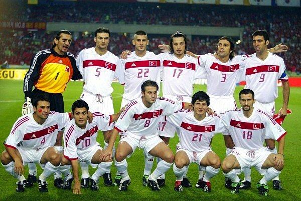"Biz dünya üçüncüsü olarak çıtayı çok yükselttik. Ama buna rağmen eğer 2002'deki şampiyonada ülkemizin başında Sayın Recep Tayyip Erdoğan olsaydı, biz final oynardık."