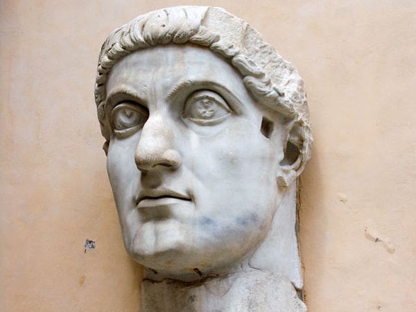 7. Какой римский император легализовал христианство в Римской империи?