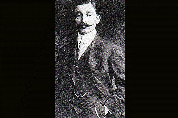 1. Türkiye basın tarihinde öldürülen ilk gazeteci: Hasan Fehmi (1874-1909). Onun öldüğü gün 6 Nisan, her yıl "Öldürülen Gazeteciler Günü" olarak geçmektedir.
