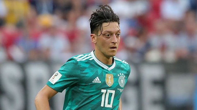 13. Mesut Özil