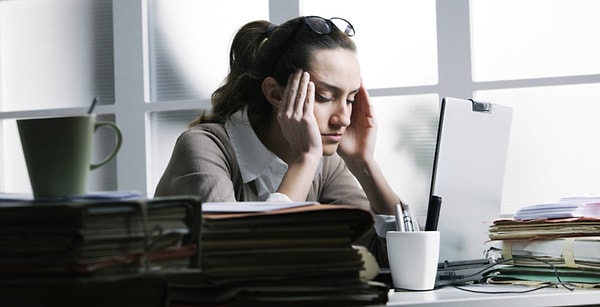 9. Никто не хочет все время чувствовать себя несчастным. Однако такие люди все равно не перестают ныть.